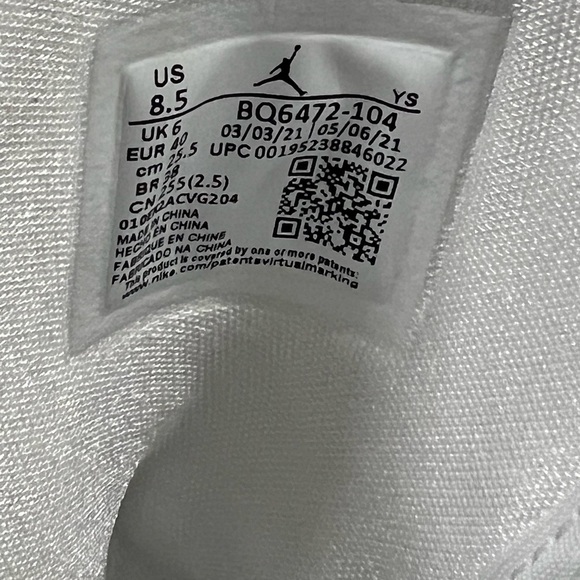 Air Jordan 1 Mid, Tropical Twist - Picture 7 of 11